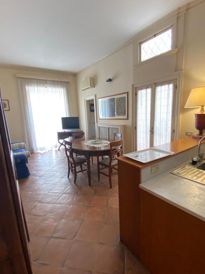 Royal Apartment In San Domenico Maggiore Naples Exterior photo